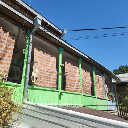 Green Stairs Guest House Tbilisi Ngoại thất bức ảnh