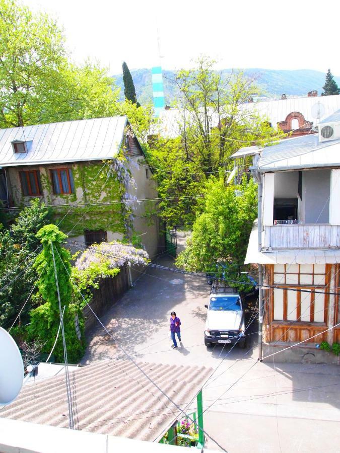 Green Stairs Guest House Tbilisi Ngoại thất bức ảnh
